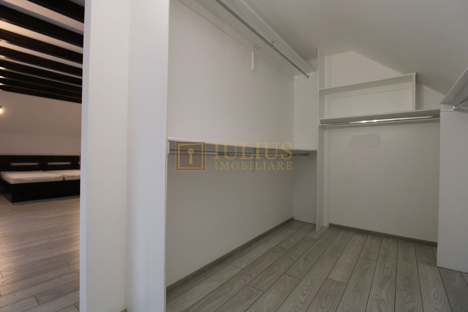 Casa individuala, zona Brytim, 4 camere + 2 bai, centrala proprie. - Poză 27