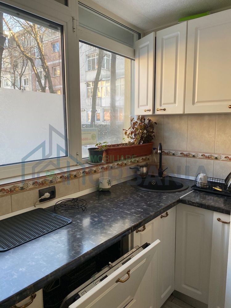 Apartament 4 camere, Nicolina, parter, mobilat și utilat, preț negociabil - Poză 5