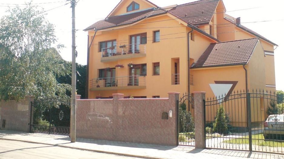 ageuropa.ro vinde casa 16 camere teren 1500mp in zona ULTRACENTRALA. - Poză 4