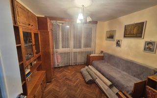 Vand apartament 3 camere Centru - Poză 7
