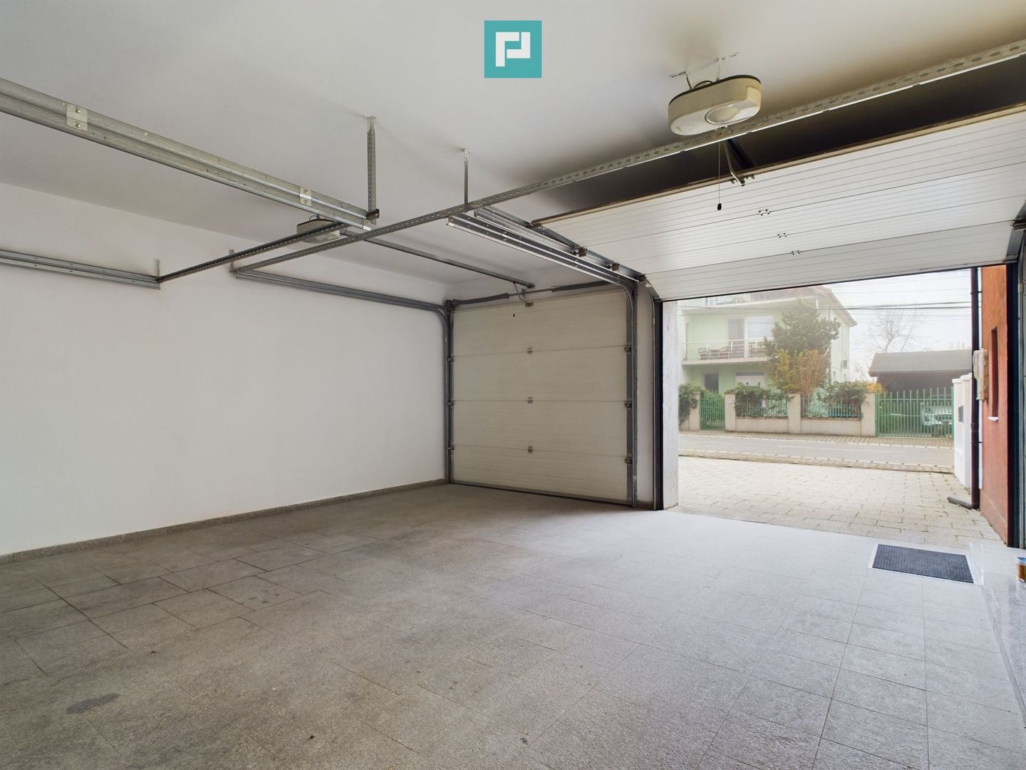 Vilă de lux cu două locuințe, în Dumbrăvița – Locație Excelentă! - Poză 40