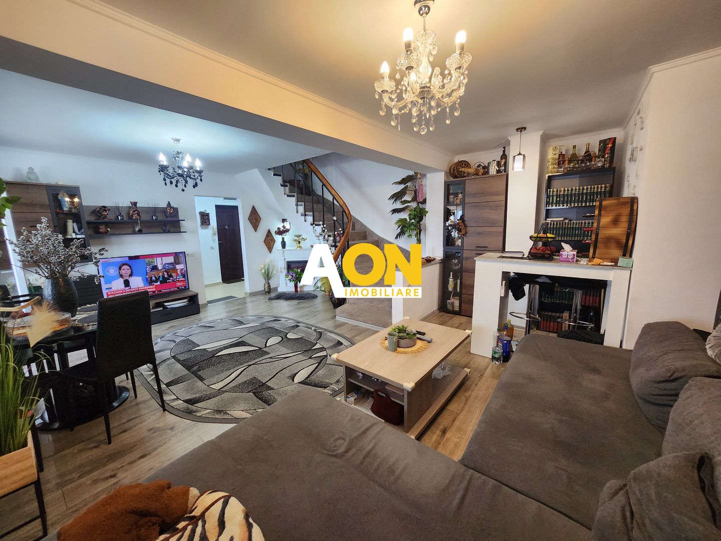 Apartament cu scara interioara, 4 camere, zona OMV Cetate - Poză 1