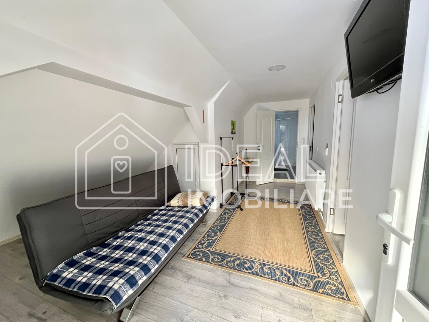 Pensiune de vânzare în Cârțișoara – investiție turistică la poalele munților - Poză 15