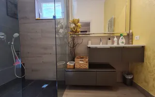 Vila deosebitǎ în zona centrala - Poză 16