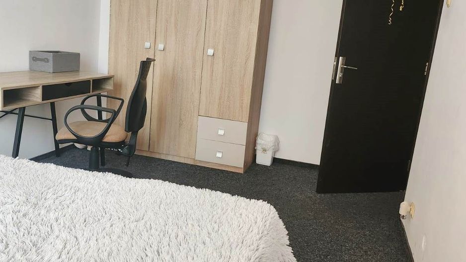 Apartament mobilat3 camere-Tractoru - Poză 17