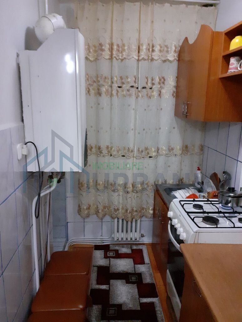 Apartament 2 camere, etaj 2, Hârlău - Vânzare - Poză 2