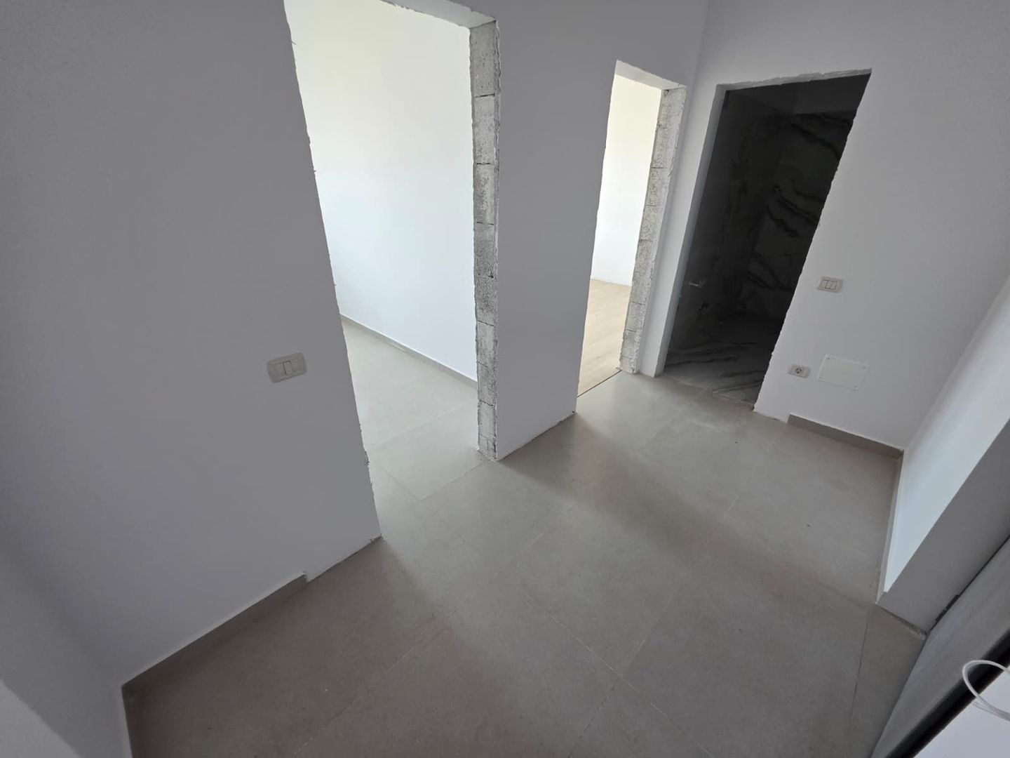 AP. 2 CAMERE - ACTE GATA, BUCATARIE INCHISA, LOC PARCARE, COMISION 0% - Poză 9