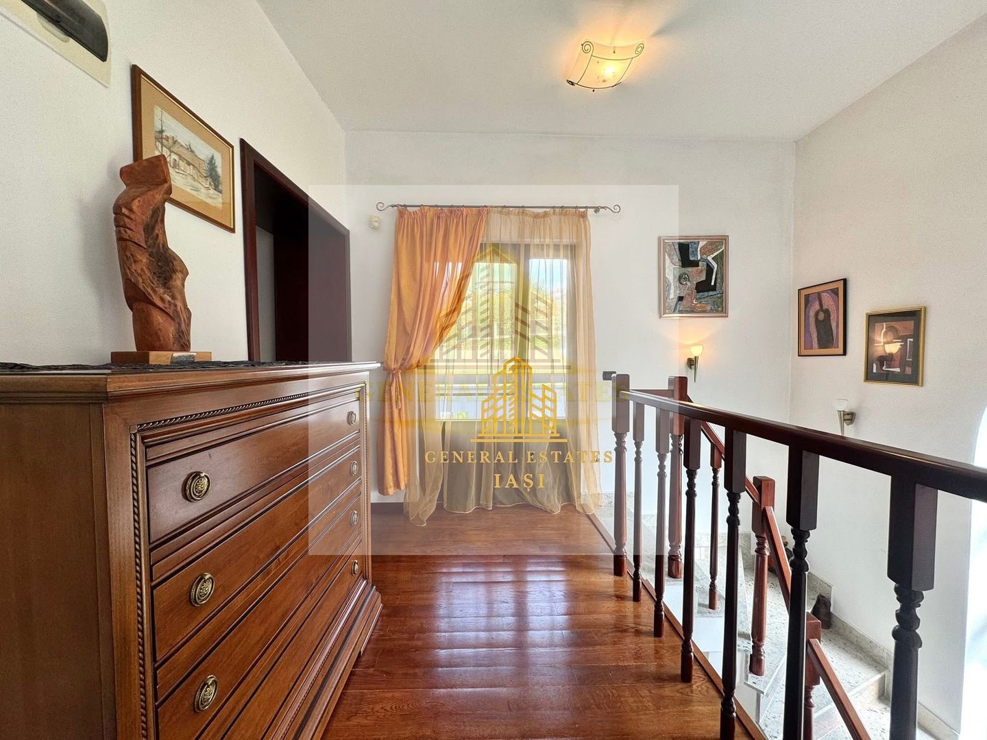 Vânzare Casă în Bucium cu Priveliște Panoramică - Poză 11