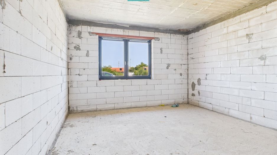 Casă nouă la roșu în Mândruloc - Poză 13