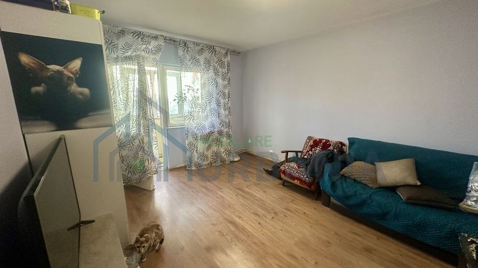 De vanzare apartament 4 camere etaj 1/4 Galata - Poză 1