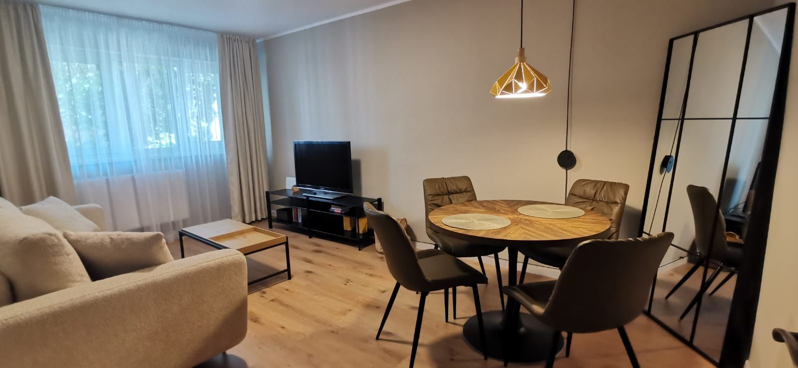 apartament 3 camere inchirier pe strada Gruia - Poză 5