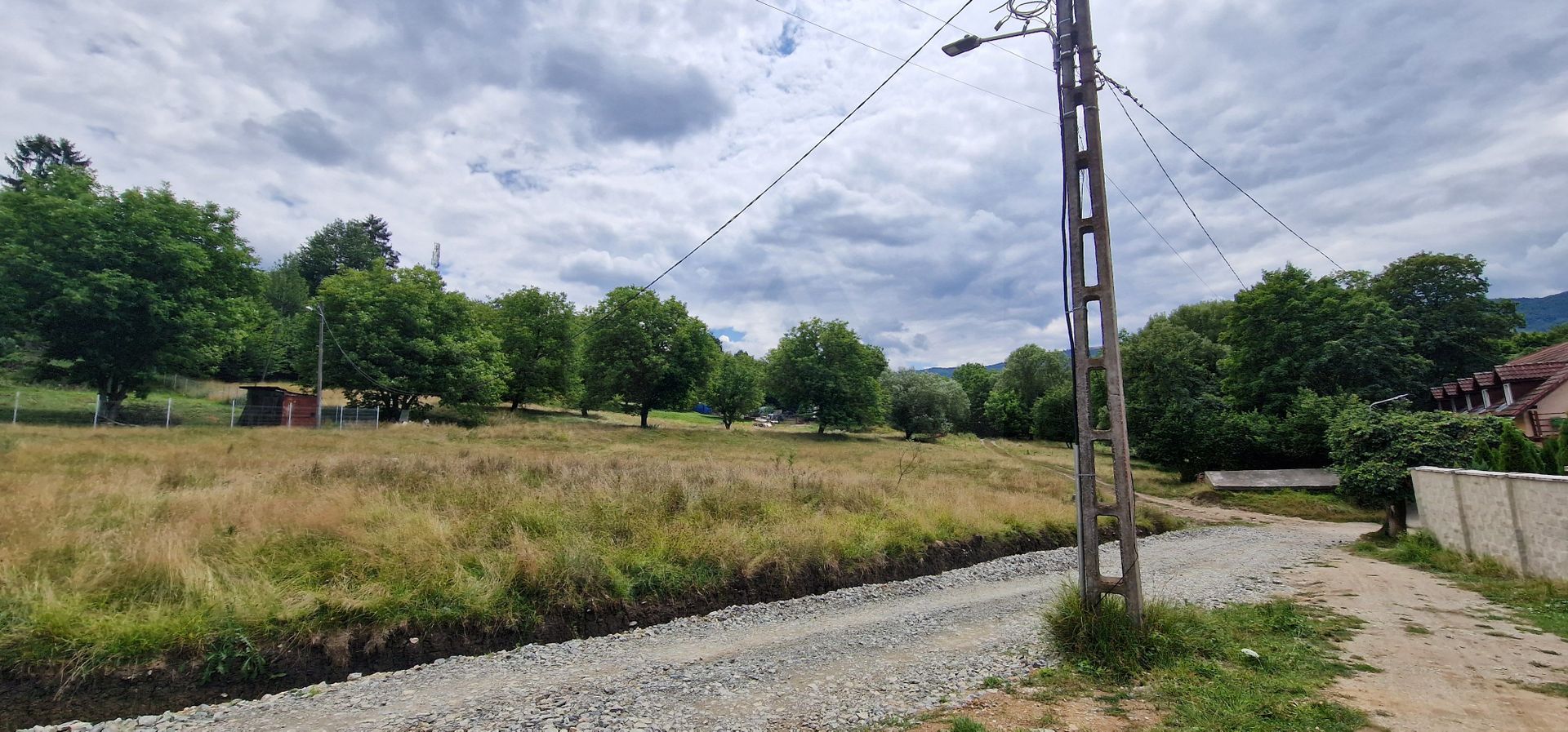 Teren intravilan in Cisnadie, utilitati langa teren, vedere panoramica - Poză 2