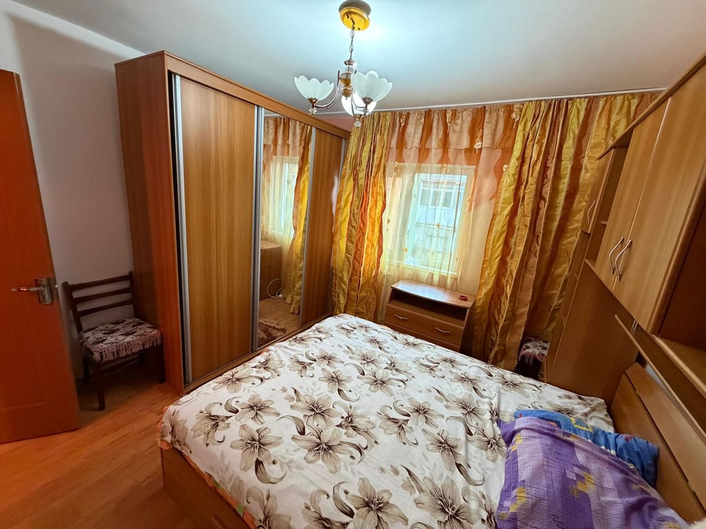 AP. 2 CAMERE- CENTRALA, PARCARE, BUCATARIE INCHISA, MOBILAT, COMIS 0% - Poză 3