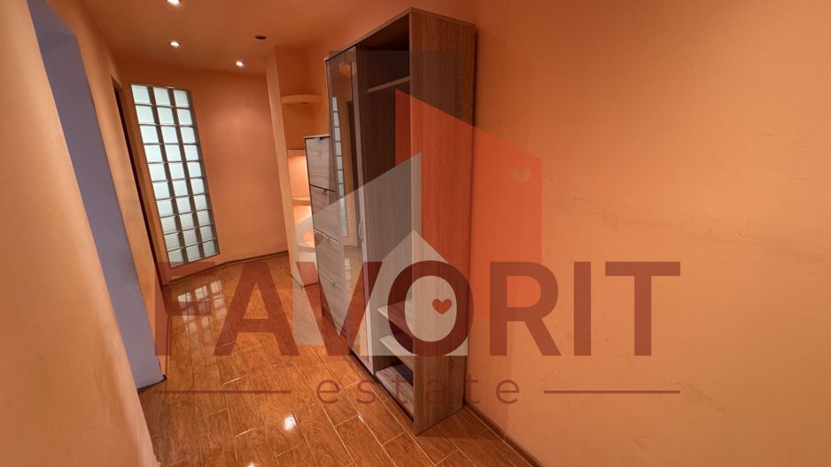 Disponibil imediat. Etaj 1. Centrala proprie. Vedere pe 2 parti. - Poză 9