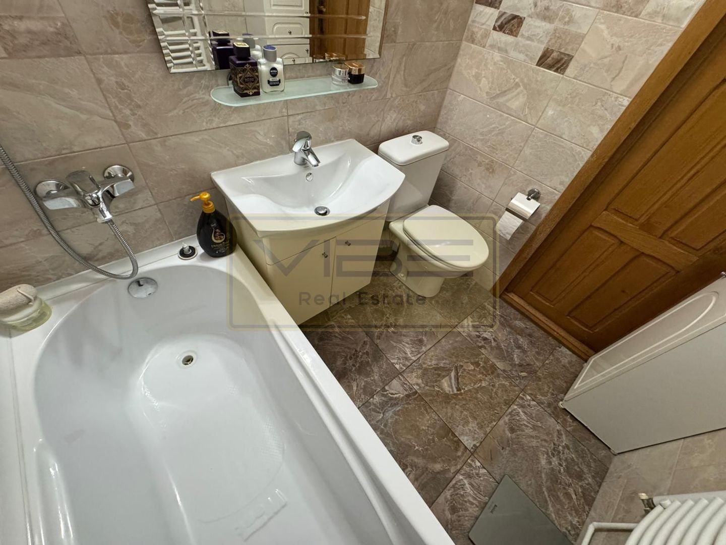 Apartament 3 camere 2 bai central Rond Podu Ros - Poză 17