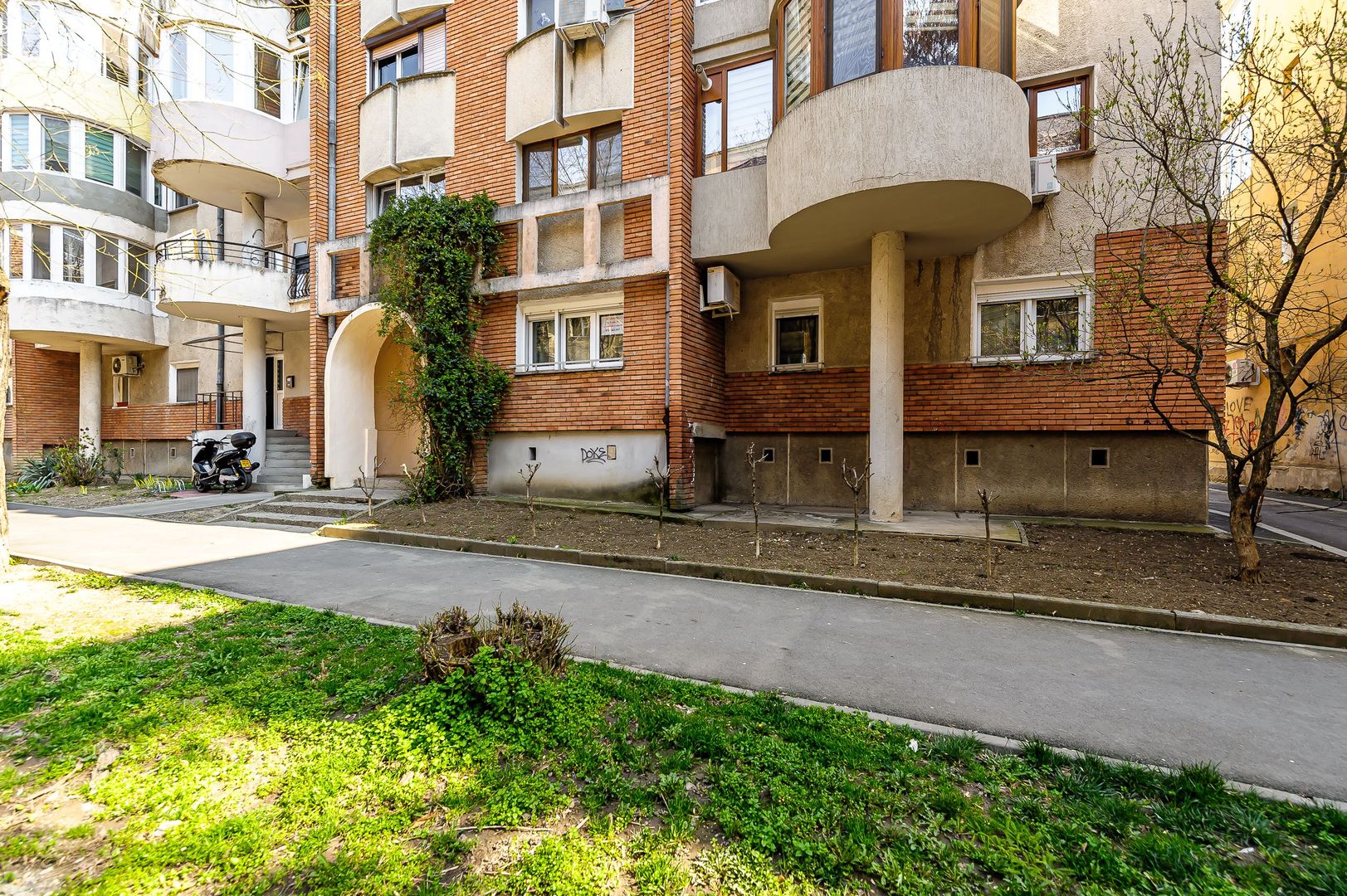Apartament cu 4 camere Zona Podgoria, strada Bolintineanu - Poză 2