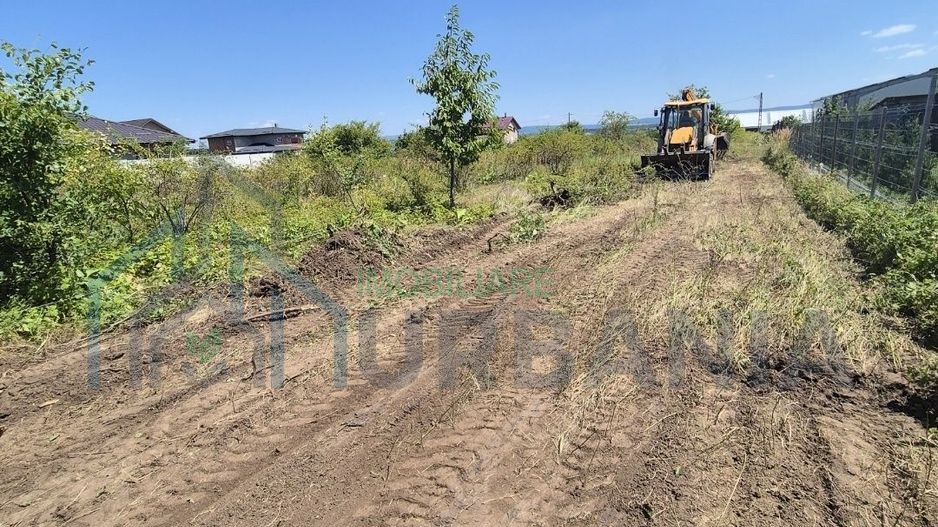 Teren intravilan de vanzare in Miroslava, zona Ferma Liliac - Poză 3