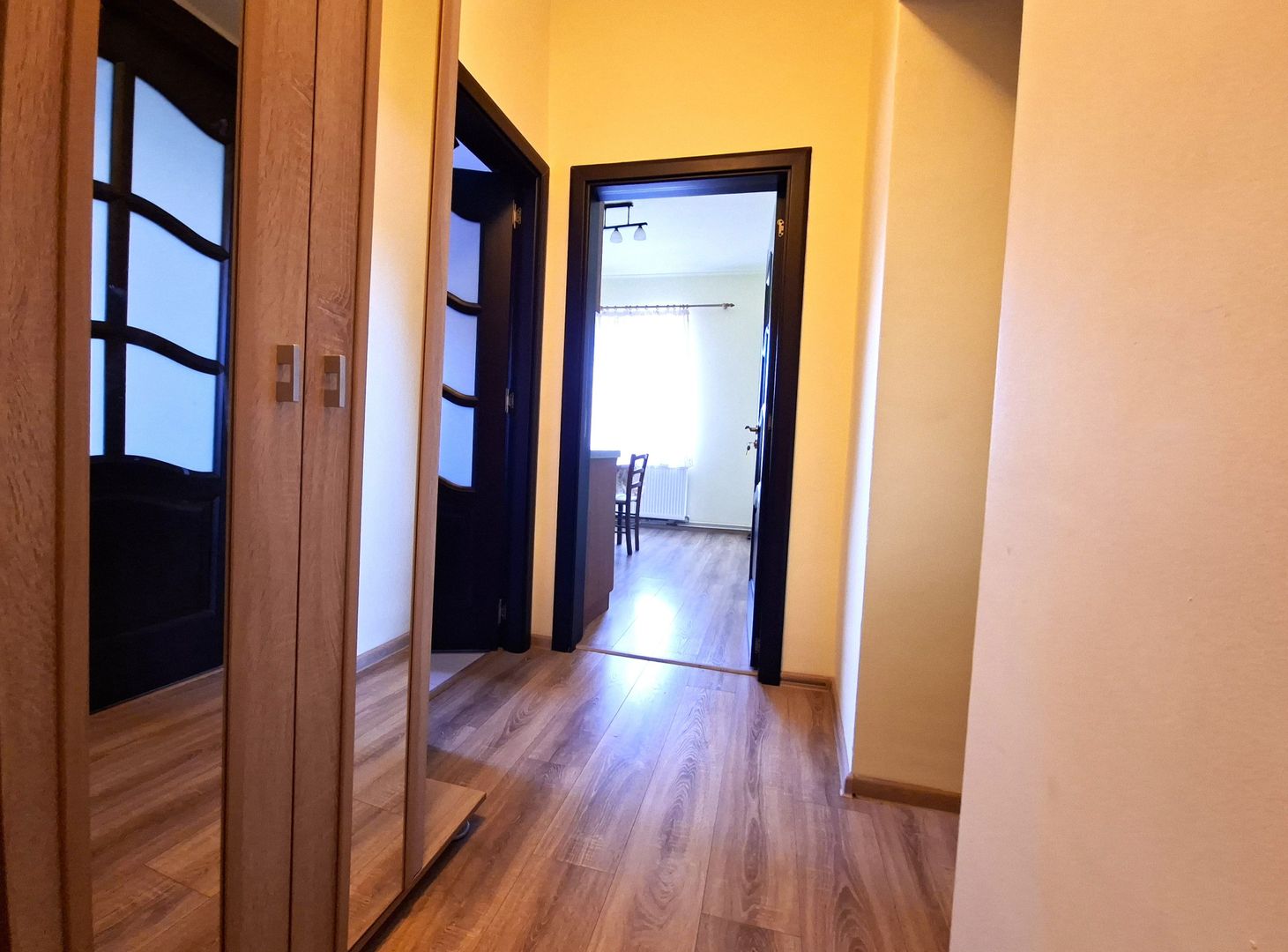 Apartament cu 2 camere, priveliște superbă spre Tâmpa, zonă centrală - Poză 6