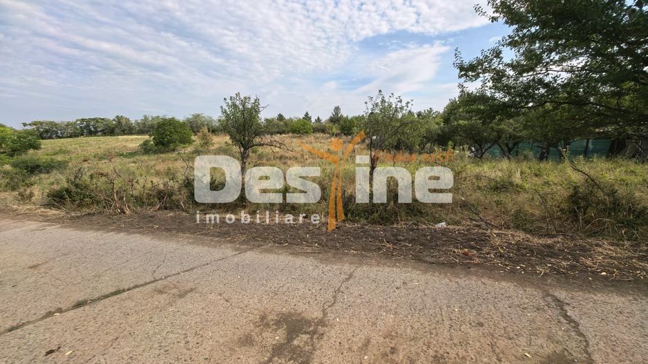 Teren intravilan 2170 mp la drum asfaltat - Chicerea - Poză 1