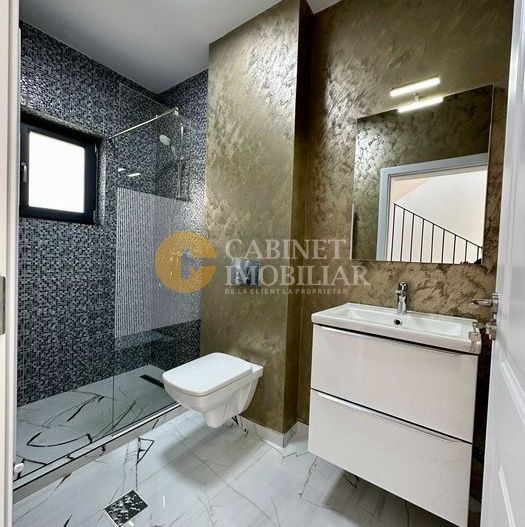 Casa 5 camere - 2 bai - P+1 - La asfalt - 120mp utili - Poză 3