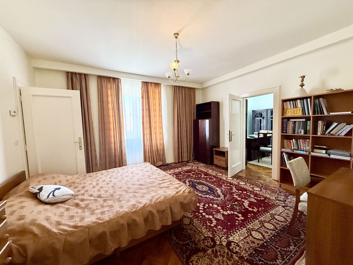 Apartament mobilat si utilat complet, zona centrala, 4 camere, 2 bai - Poză 14
