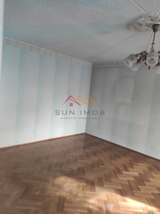 Casa D+P+E, an 1980, teren 285 m2, zona foarte buna, Campina, Prahova - Poză 4