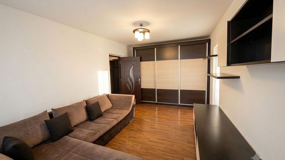 Inchiriere Apartament 3 camere Vitan, Parcare, Pet Friendly - Poză 1