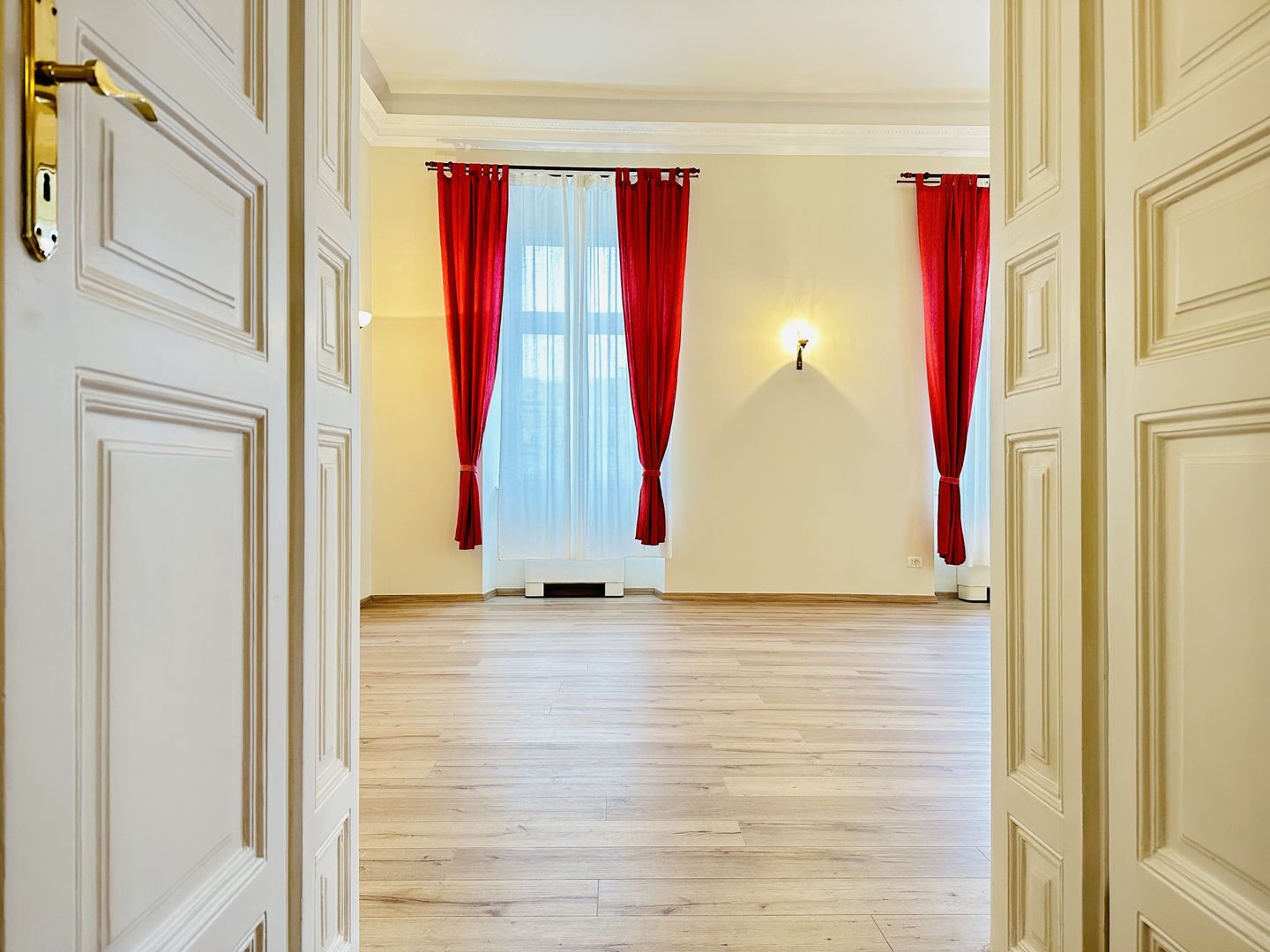 Spațiu Birouri de Închiriat cu Vedere Minunată în P-ta Unirii, Com 0% - Poză 3