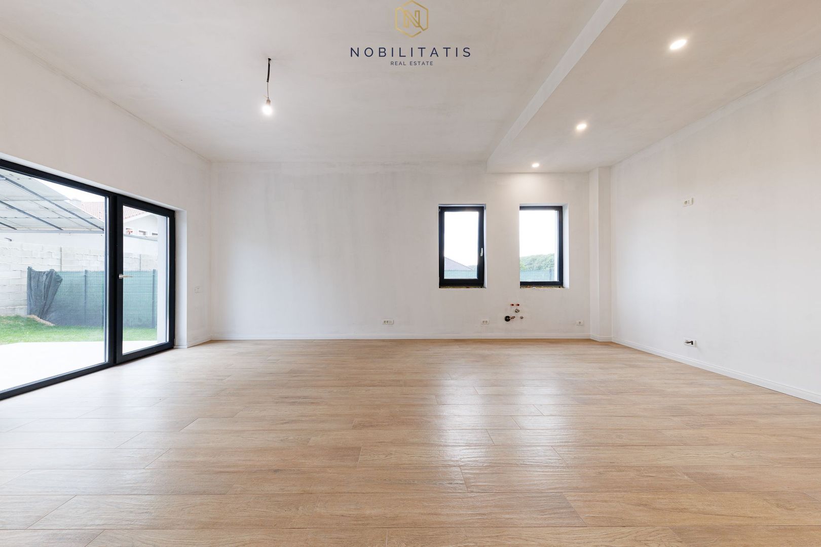 Duplex de vanzare la liziera padurii - 130 mp, 4 bai & 4 dormitoare - Poză 8