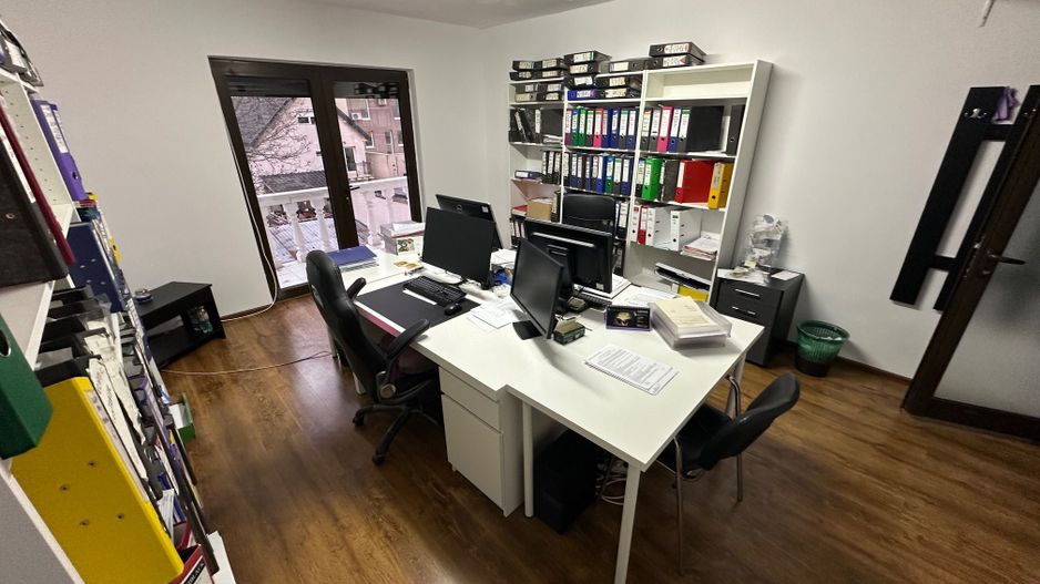 Cladire pretabila spațiu birouri/ clinica - Poză 14