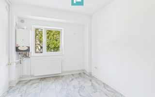 Apartament  2 camere renovat modern zona Torontal - Poză 3