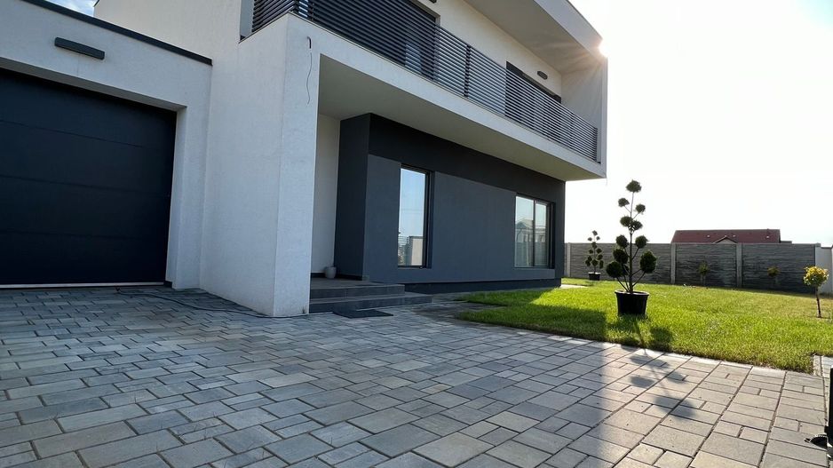 Vilă de Lux I Design contemporan si curte 360 mp I Dumbravita - Poză 1