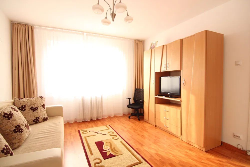 APARTAMENT METROU BASARAB - Poză 1