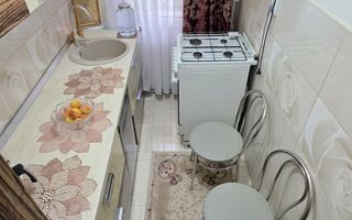 Apartament cu 2 camere, etaj 1, RENOVAT, nemobilat, VASLUI zona SMÂRDAN; - Poză 2
