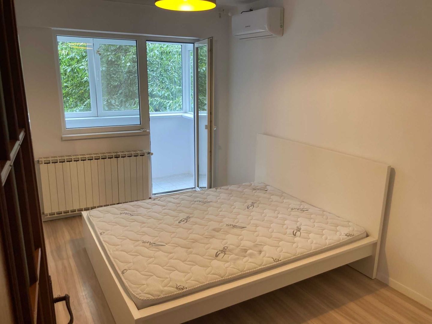 De inchiriat apartament cu 3 camere , Tineretului sector4 - Poză 3