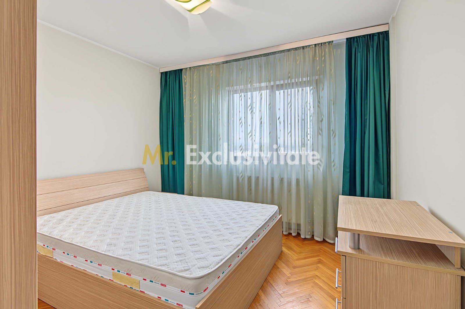 Apartament cu 3 camere decomandat etaj intermediar - Poză 10