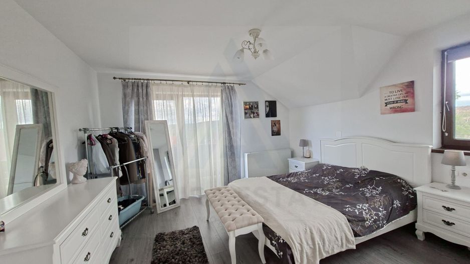 Casa individuala 149 mp utili S+P+M cu pivnita si pod in Selimbar - Poză 4