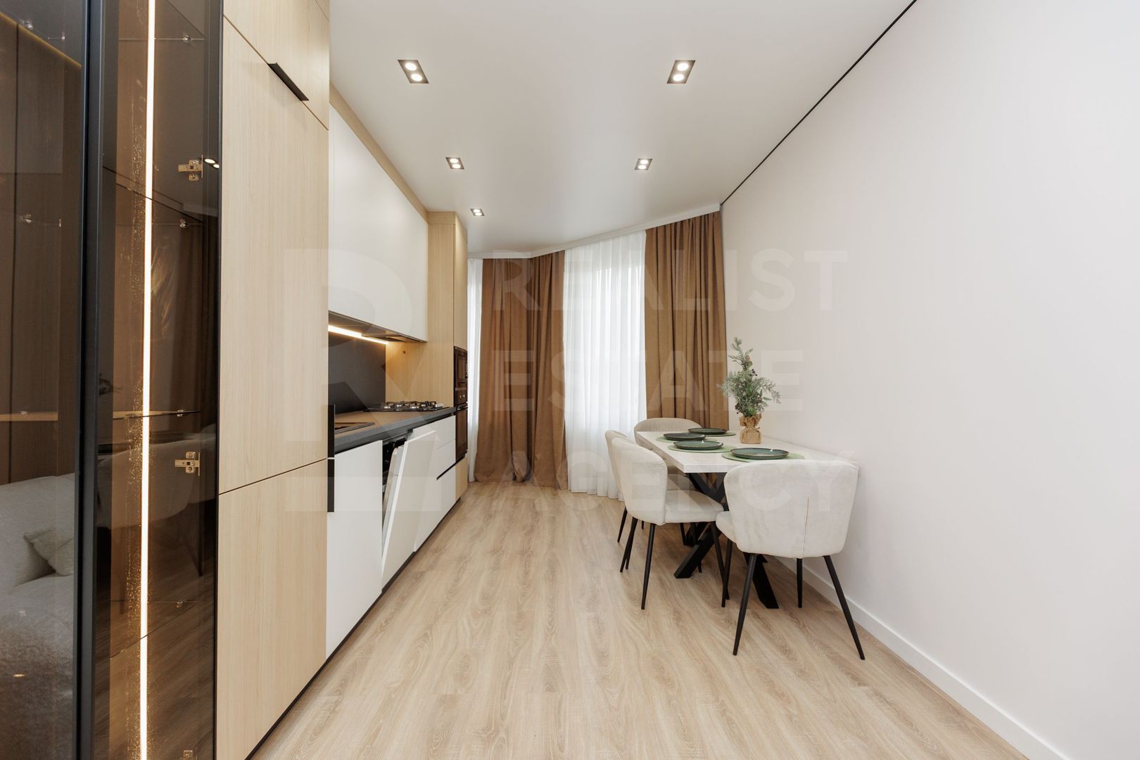 Vânzare, apartament, 2 dormitoare+living, str. Ioana Radu, Buiucani - Poză 3