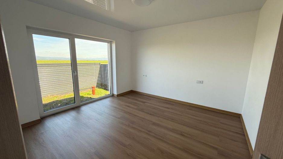 Casa/Vila cu 4 camere de vânzare - Izvor,Tărlungeni - Poză 9