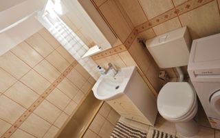 Apartament mare, decomandat, bucatarie separata. PET FRIENDLY. - Poză 6