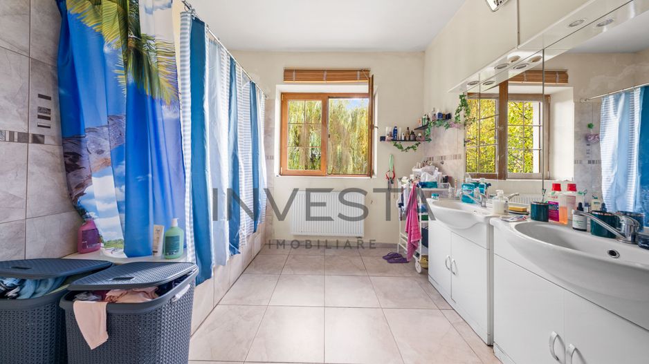 Resedinta impunatoare cu teren generos de 2.012 mp in Buna Ziua! - Poză 9