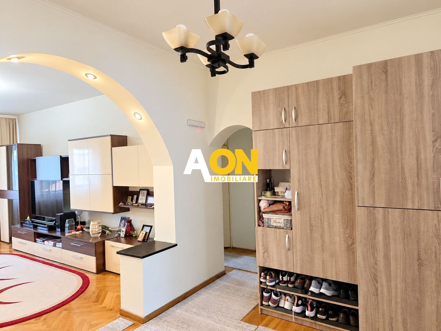 Apartament 4 camere, 102 mp utili,  etaj 2 + garaj + boxa, zona Closca - Poză 3