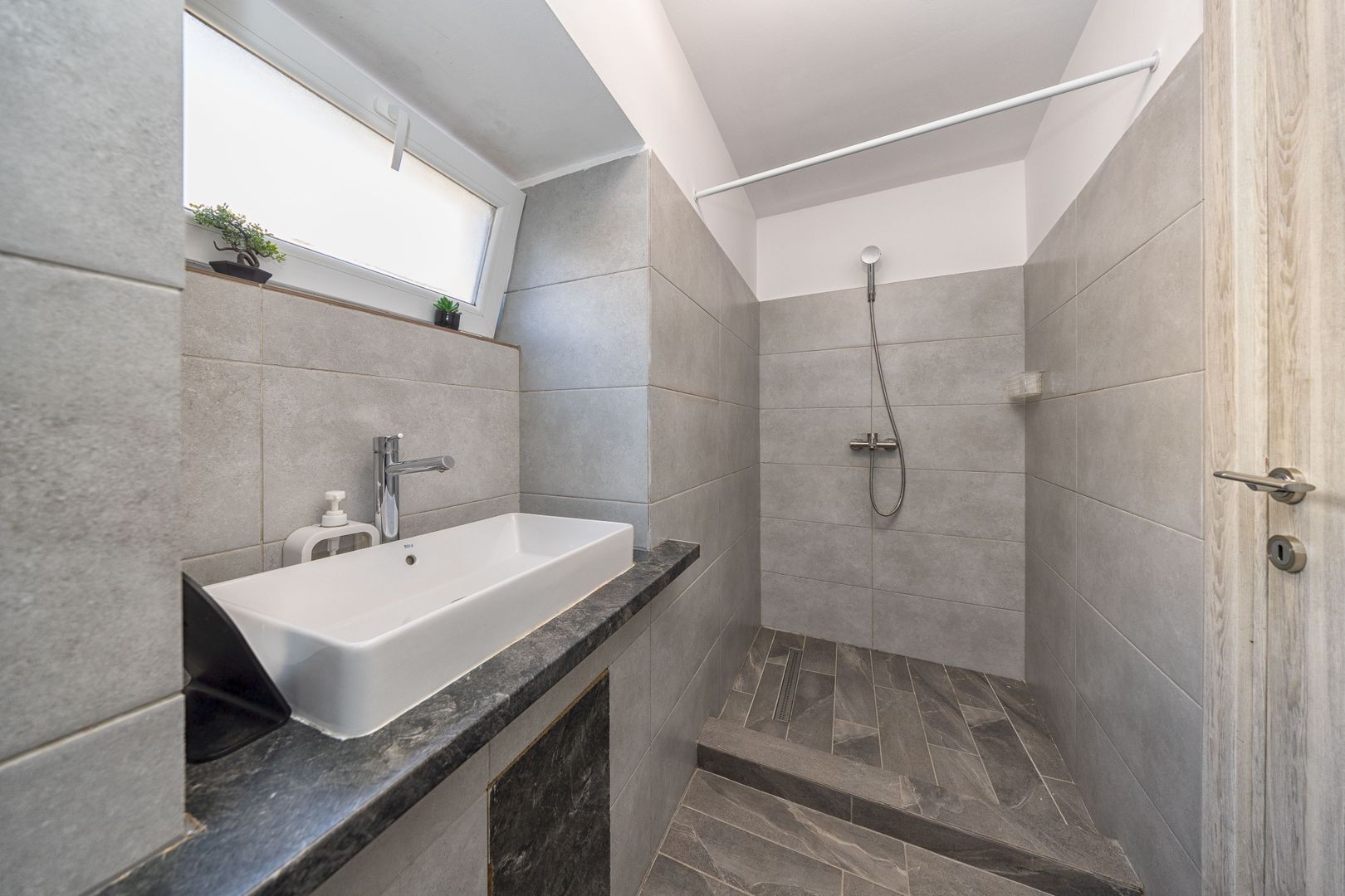 Garsonieră de vânzare–Centrul Istoric Brașov | Ideală regim hotelier - Poză 8