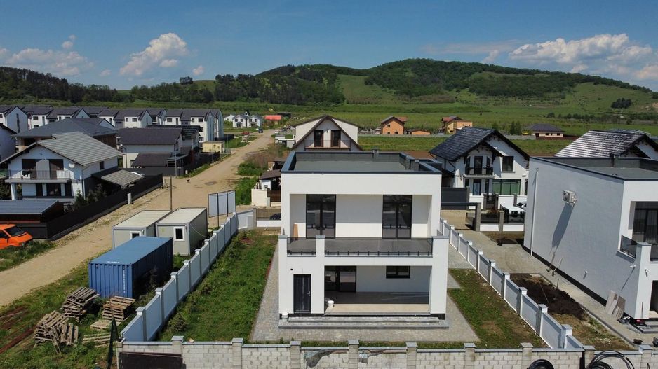 Vila premium P+1 cu 4 camere de vânzare - Sânpetru - Poză 2