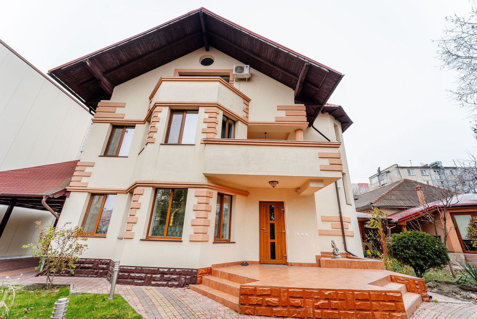 Casa individuală, sector Centru - Poză 1