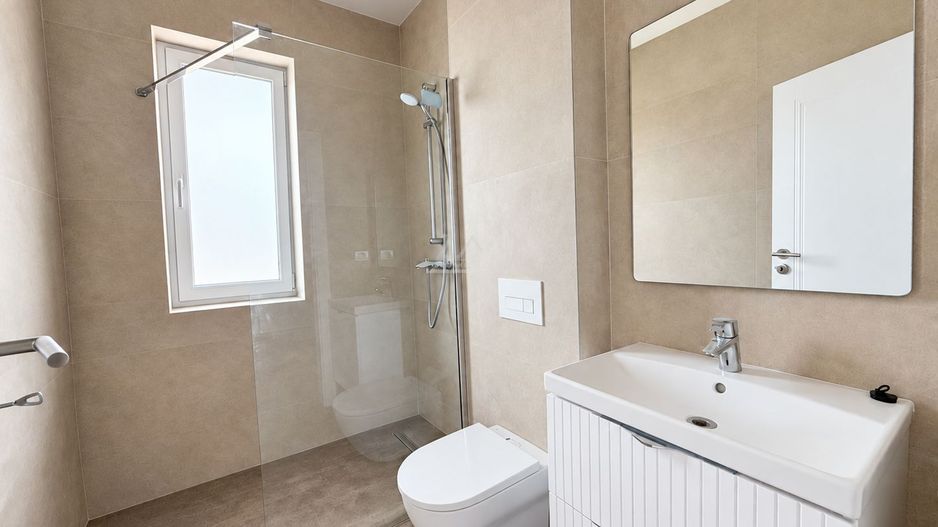 Apartament nou cu bucatarie inchisa. Clima. Langa magazin si transport in comun. - Poză 6