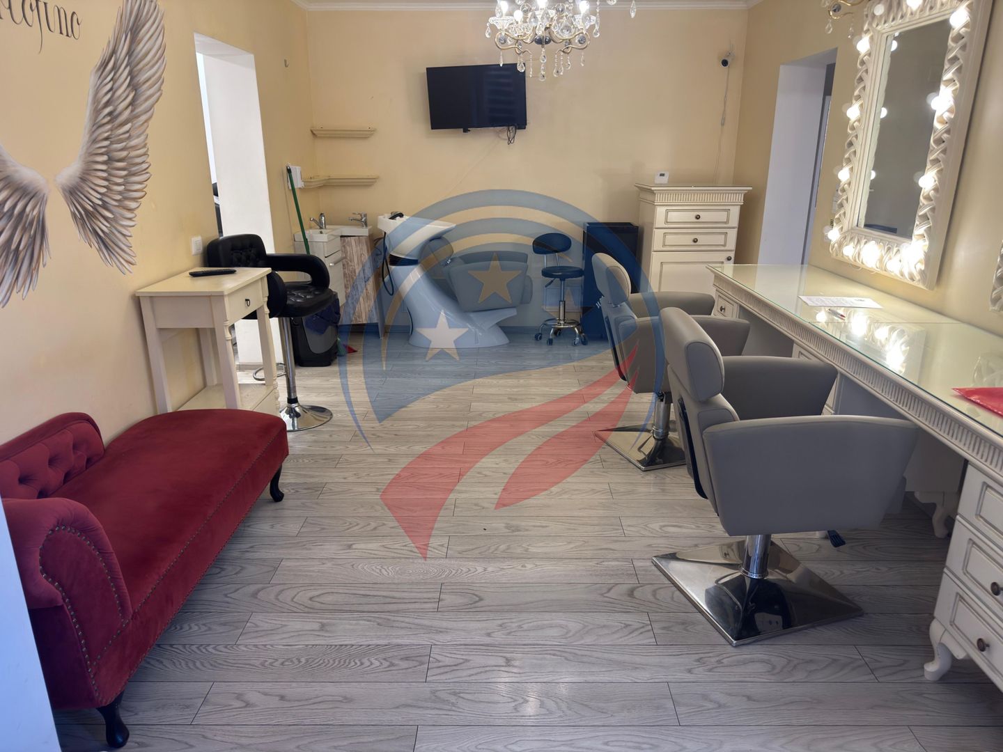 Salon de închiriat – complet utilat și autorizat DSP - Poză 1