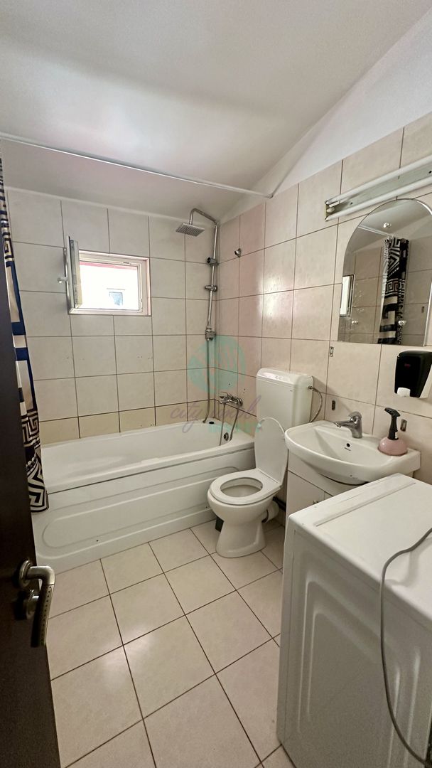 Casa construita in 2008 zona VATRA LUMINOASA - Poză 9