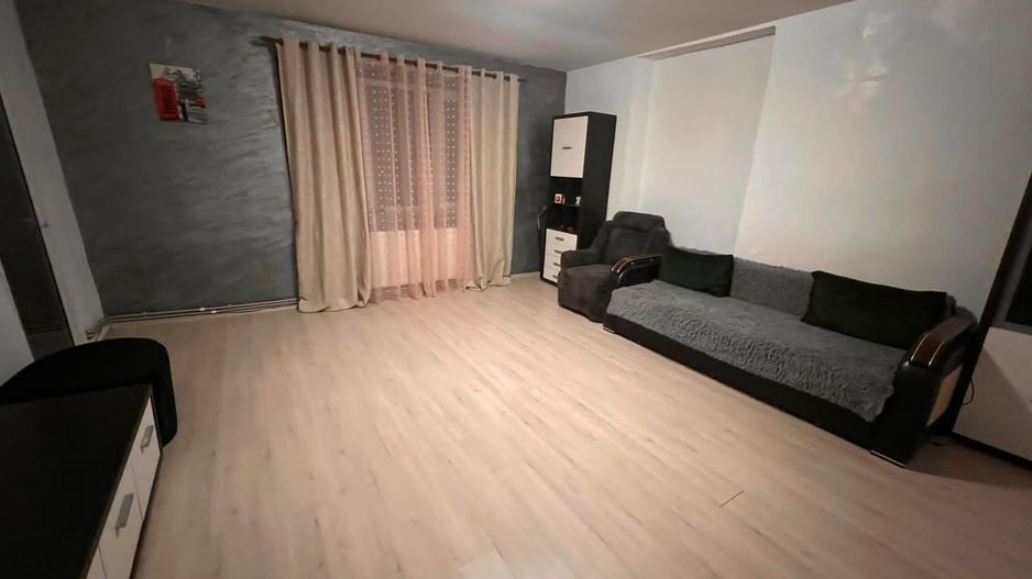 De vanzare – Apartament la casa, etaj 1, complet mobilat si utilat - Poză 1