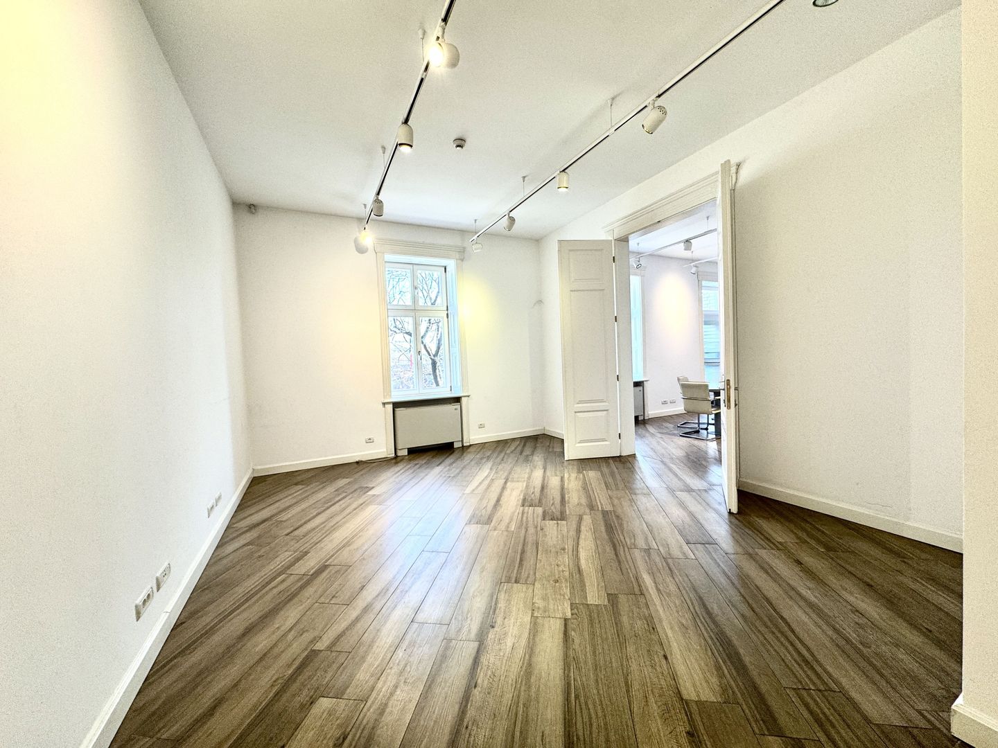 Spațiu Birou - Imobil complet renovat - Poză 22